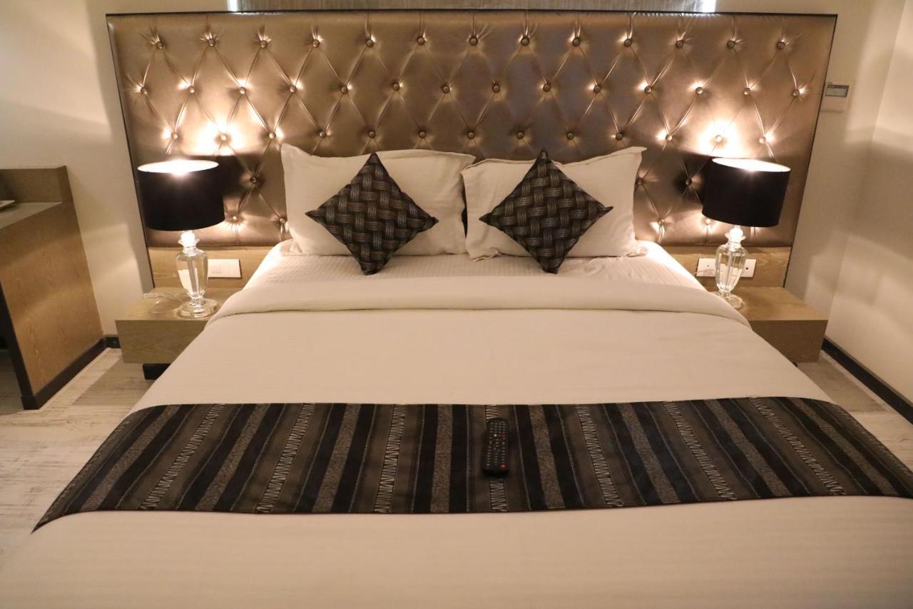Hotel The Imperial Grand Ujjain Esterno foto