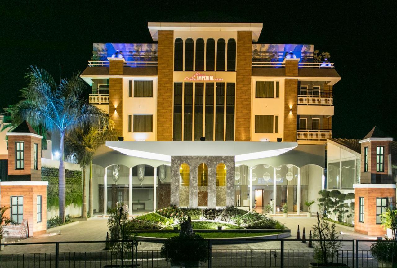 Hotel The Imperial Grand Ujjain Esterno foto