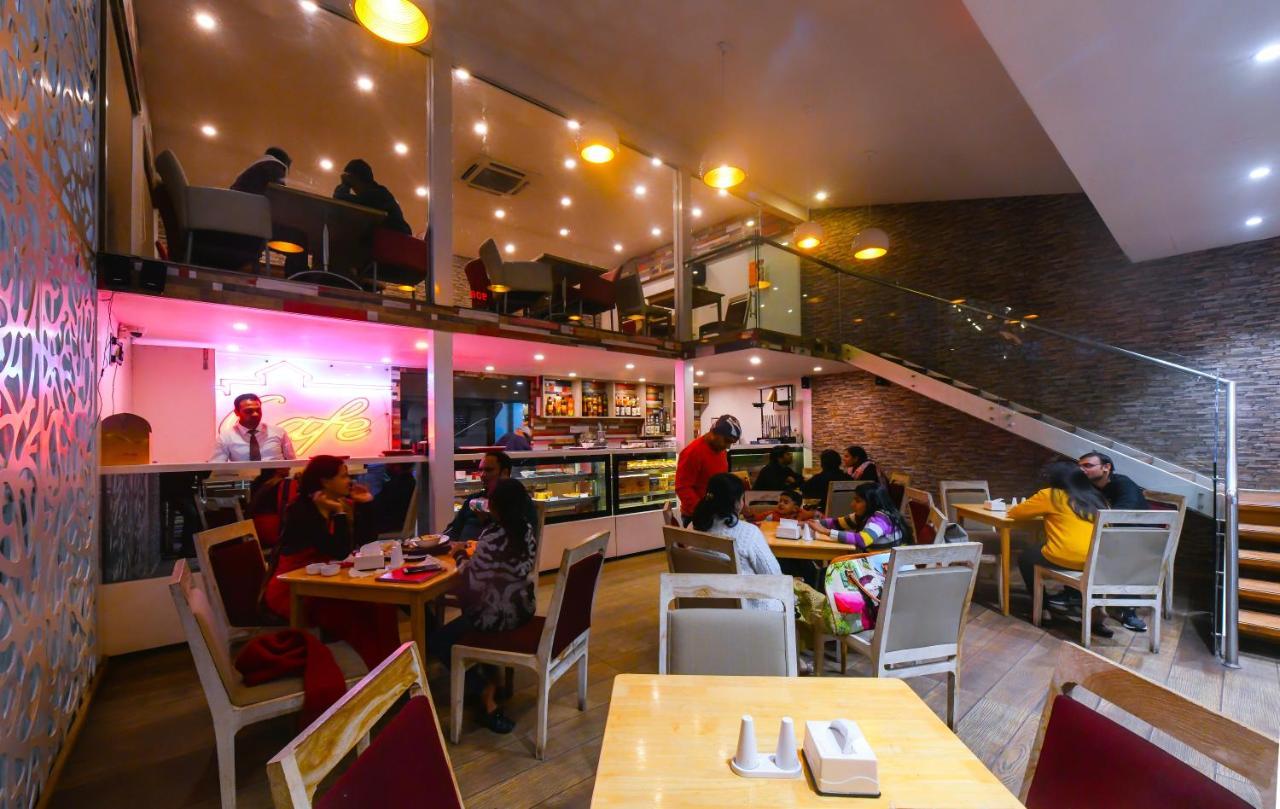 Hotel The Imperial Grand Ujjain Esterno foto